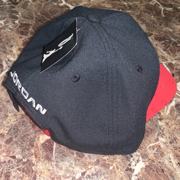 NWT JORDAN SNAPBACK HAT - Picture 2 of 3